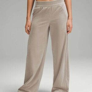 Lululemon Scuba Mid-Rise Wide-Leg Pant *Velvet Cord 8